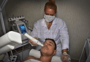 mrt-akademi-estetisyenlik-kursu-uygulama-esnasi-5