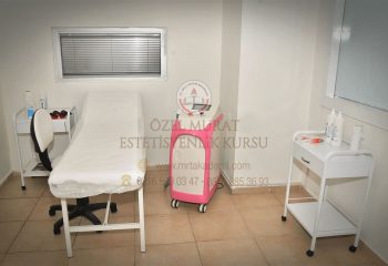 mrt-akademi-estetisyenlik-kursu-uygulama-odasi